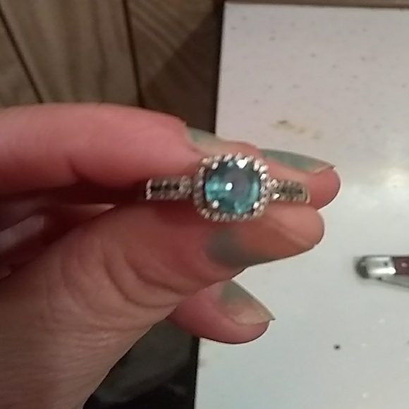 Ring - Picture 2 of 3